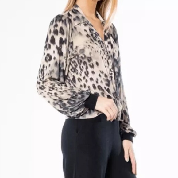 NWT Maven West Womens Animal Print Super Soft Button-Up Long Sleeve Top small - Picture 1 of 7